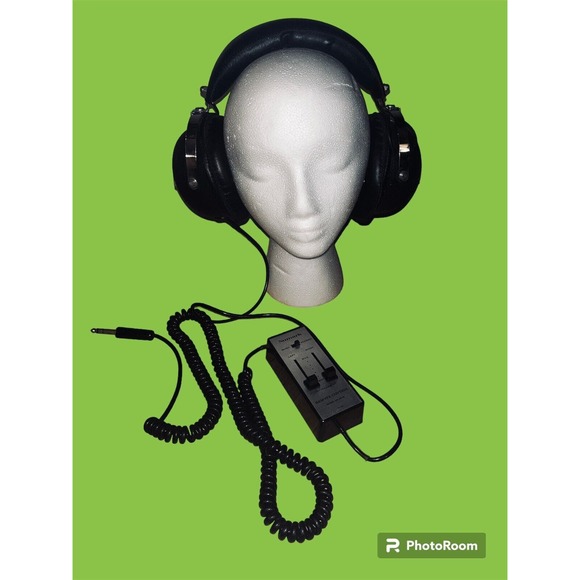 Vintage Numark Stereo Headphones Professional Series Model DH-40VS Stereophonic - Picture 1 of 7